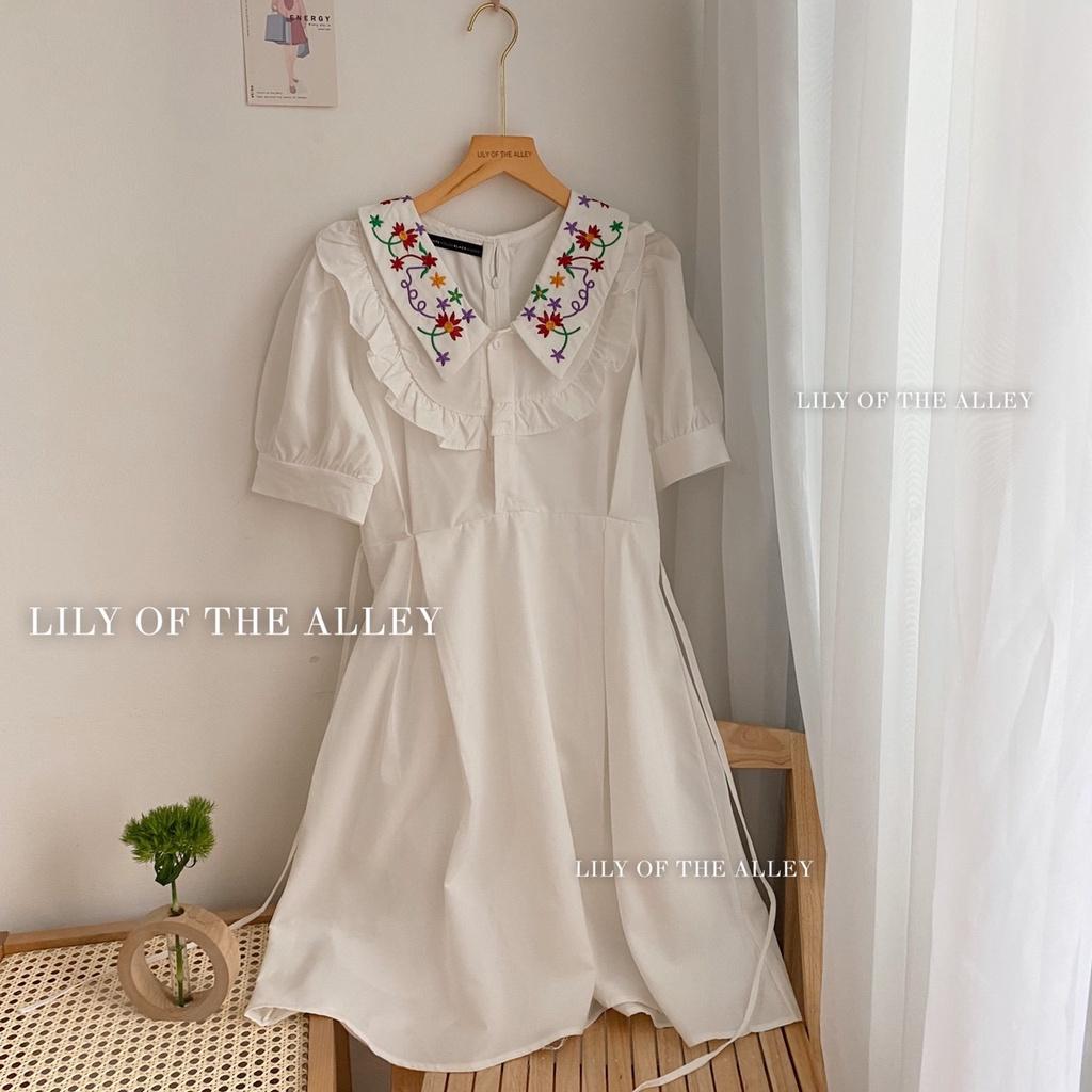 Váy trơn cổ bẻ thêu hoa
