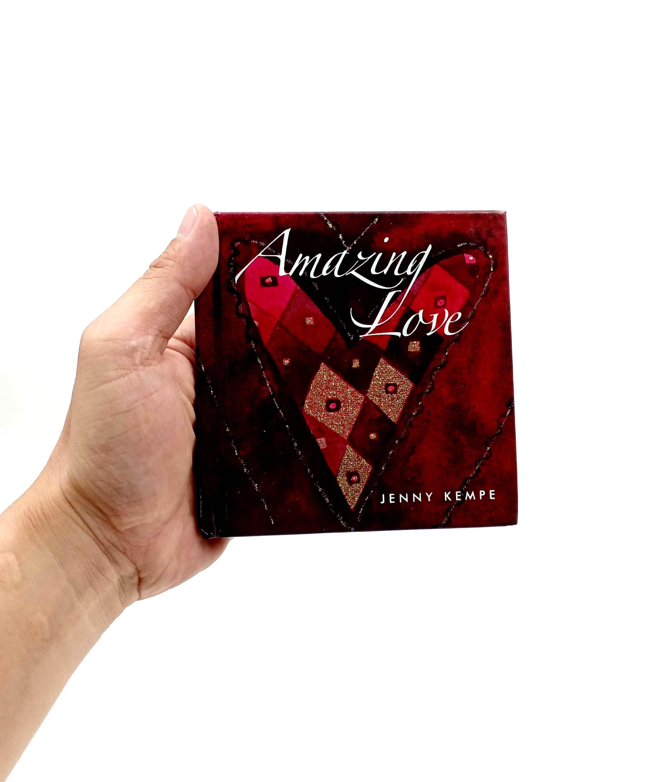 Sách ngoại văn: Amazing Love