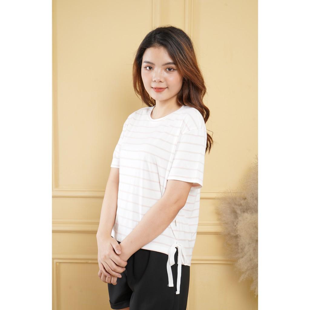 Áo thun kẻ hồng cổ tròn tay ngắn buộc dây sườn-Sooyoung