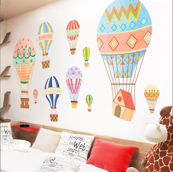 Decal trang trí tường - Khinh khí cầu thổ cẩm sắc màu