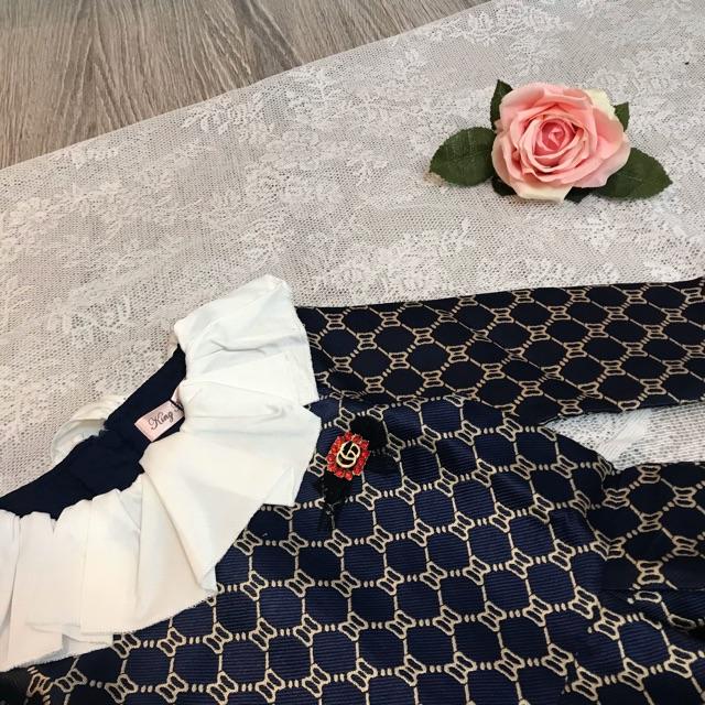 Váy đuôi cá cổ bèo trắng