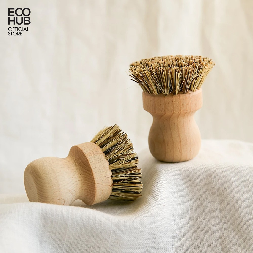 Cọ xơ dừa ECOHUB cán tròn, gỗ Sồ. Sử dụng trong nhà bếp / Nhà tắm (Heaven &amp; Earth Pot and Pan Brush)