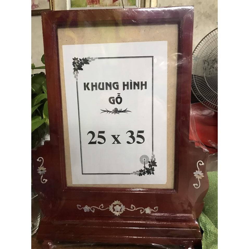 khung hình có chân 25x35