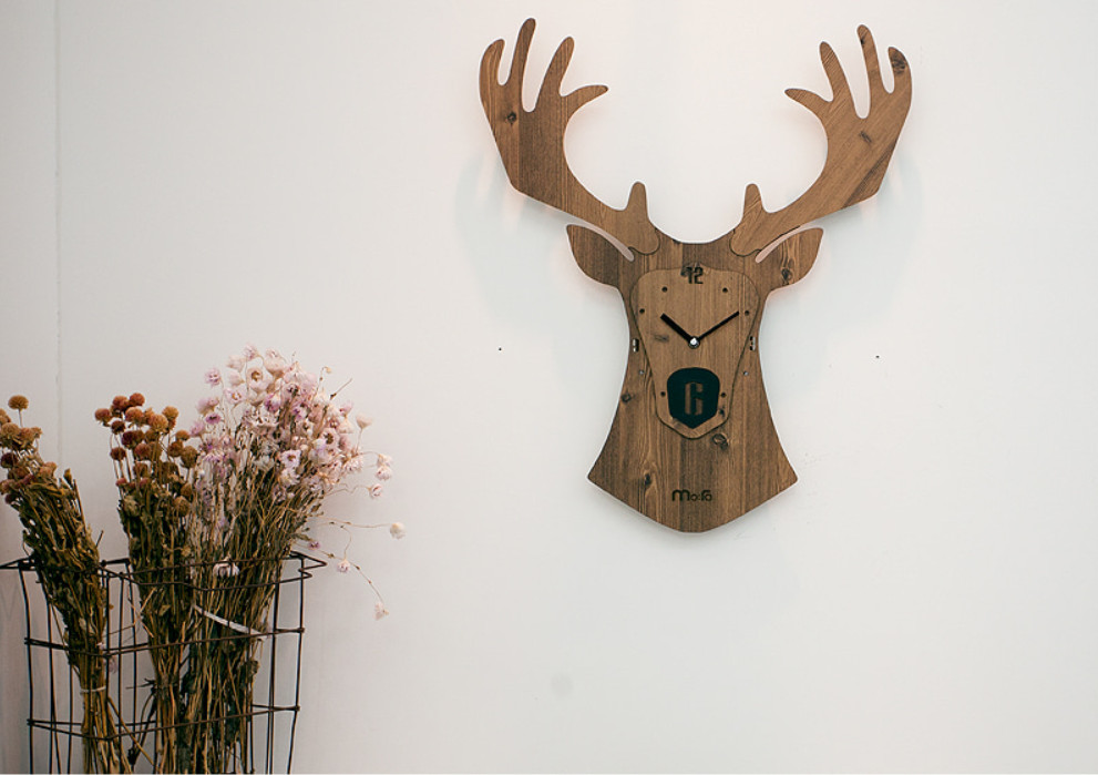 Đồng hồ treo tường trang trí kim trôi yên lặng Tuần Lộc - Reindeer Wall Clock