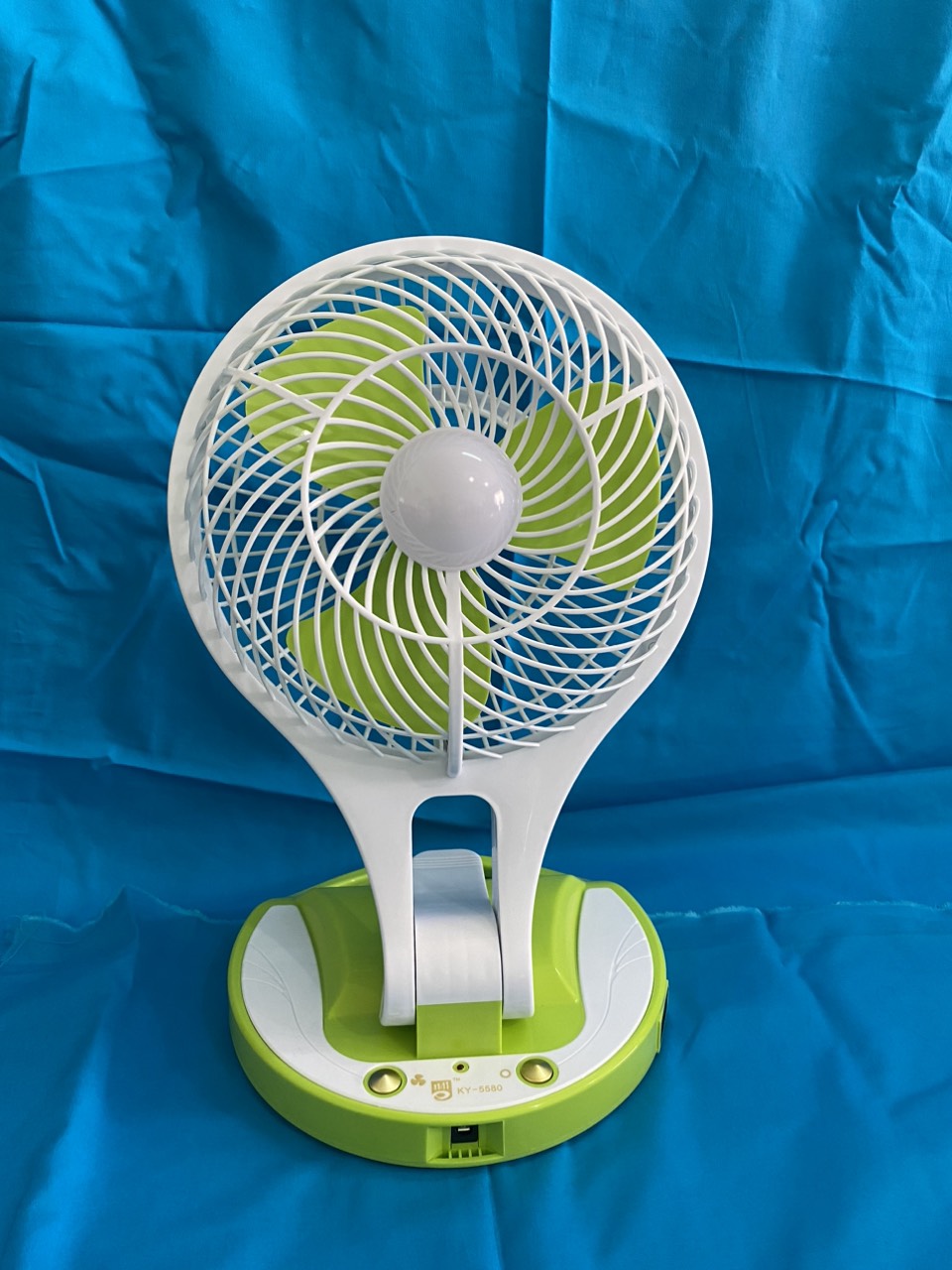 Quạt Mini tích điện - có Đèn Led di động tiện lợi