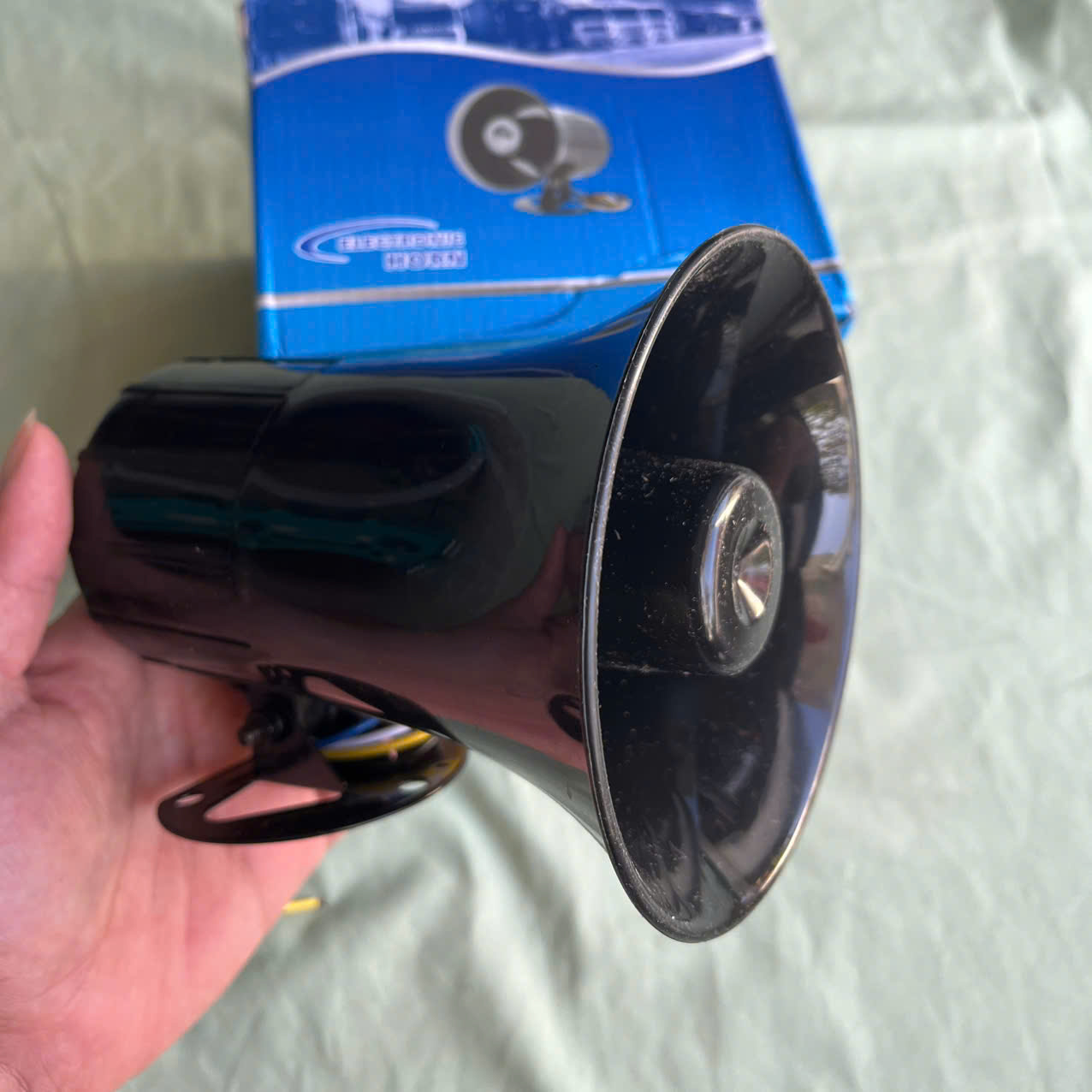 Còi Lùi Và Xi Nhan Xe Tải Phát Giọng Nói 12V-24V Loại Tốt Siêu Bền – An Toàn Hơn Khi Lái Xe đèn pha led