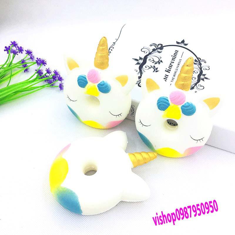 SquiShy bánh tròn 1 sừng nhắm mắt