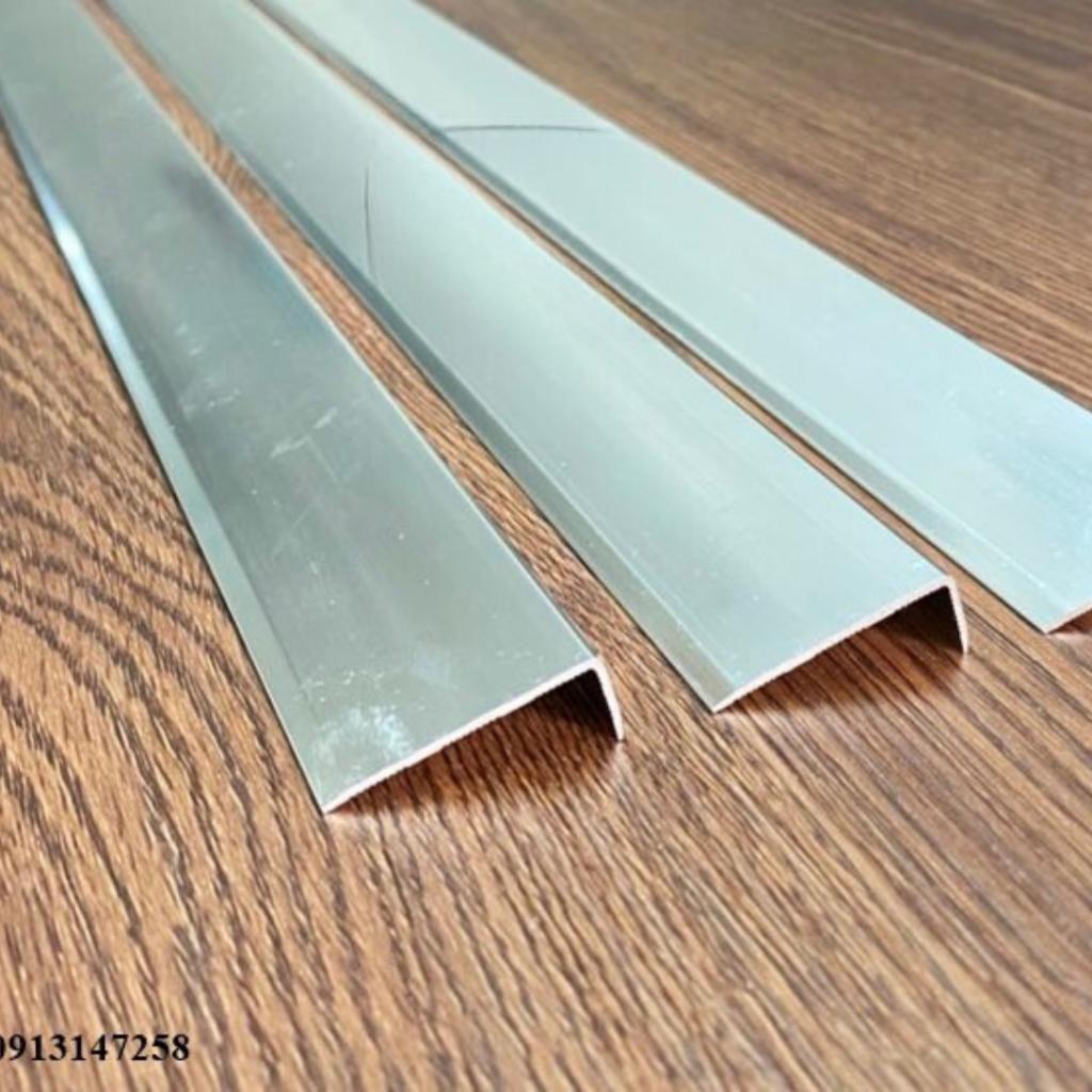 Nẹp nhôm L30x10, nẹp nhôm chữ L, nẹp L nhôm, nẹp kết thúc nhôm, nẹp trang trí sàn gỗ, nẹp cầu thang, dễ thi công dày 1li