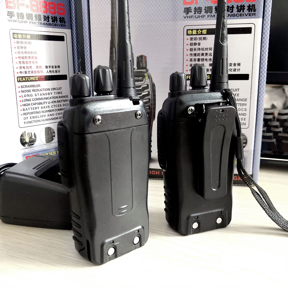 Bộ đàm Baofeng 888S phiên bản mới nhỏ gọn, liên lạc xa 2,5km, pin dùng 12 giờ, xuyên phá vật cản tốt - Hàng chính hãng