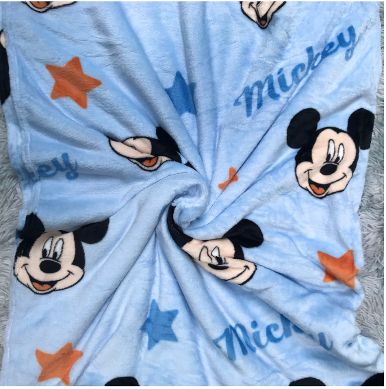 Chăn văn phòng mẫu gấu dâu, chuột mickey siêu cute GM88-Menle-Gau