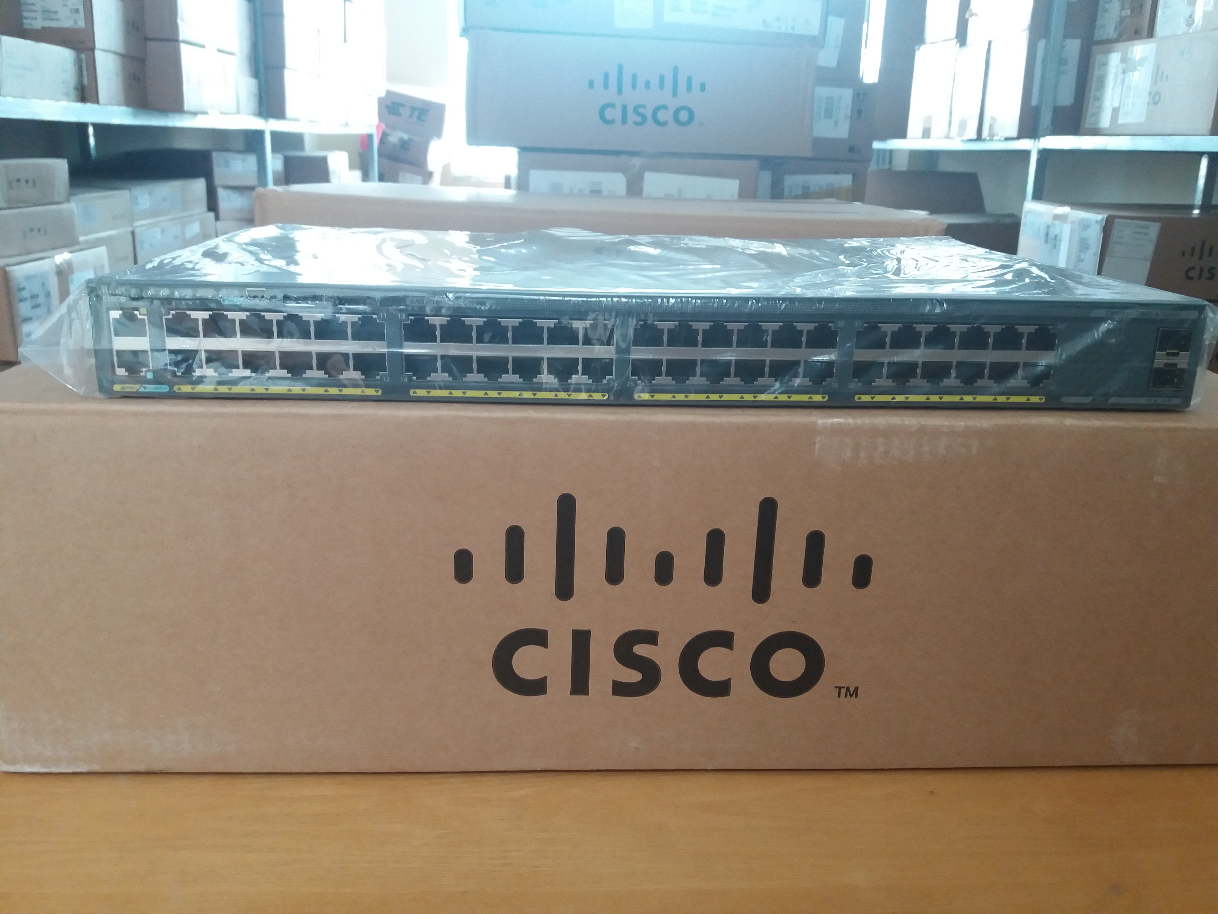 Thiết bị mạng Switch Cisco WS-C2960X-48TS-LL - Hàng nhập khẩu