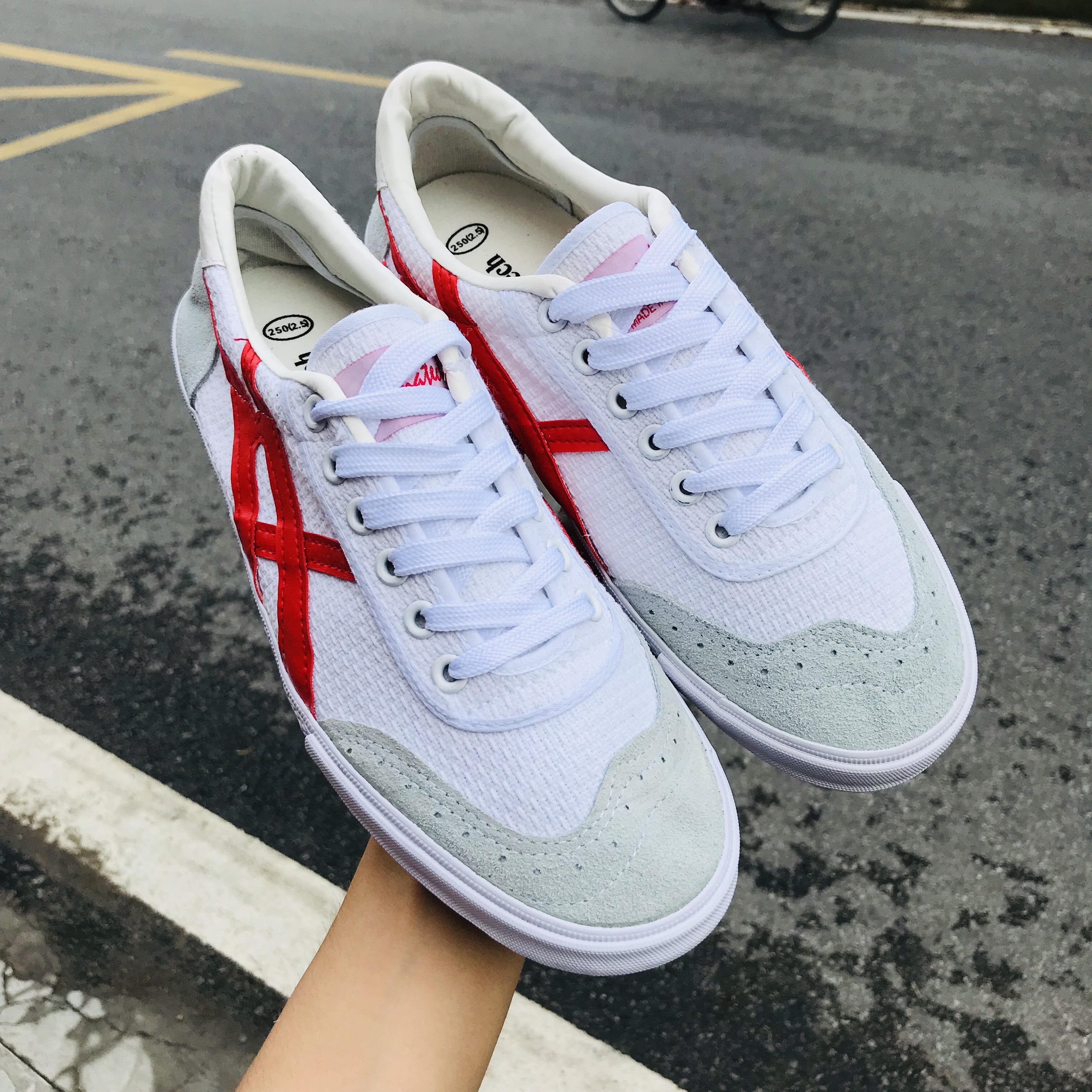 Siêu phẩm giày đá banh đá bóng mẫu giày dùng cho nhiều môn thể thao khác