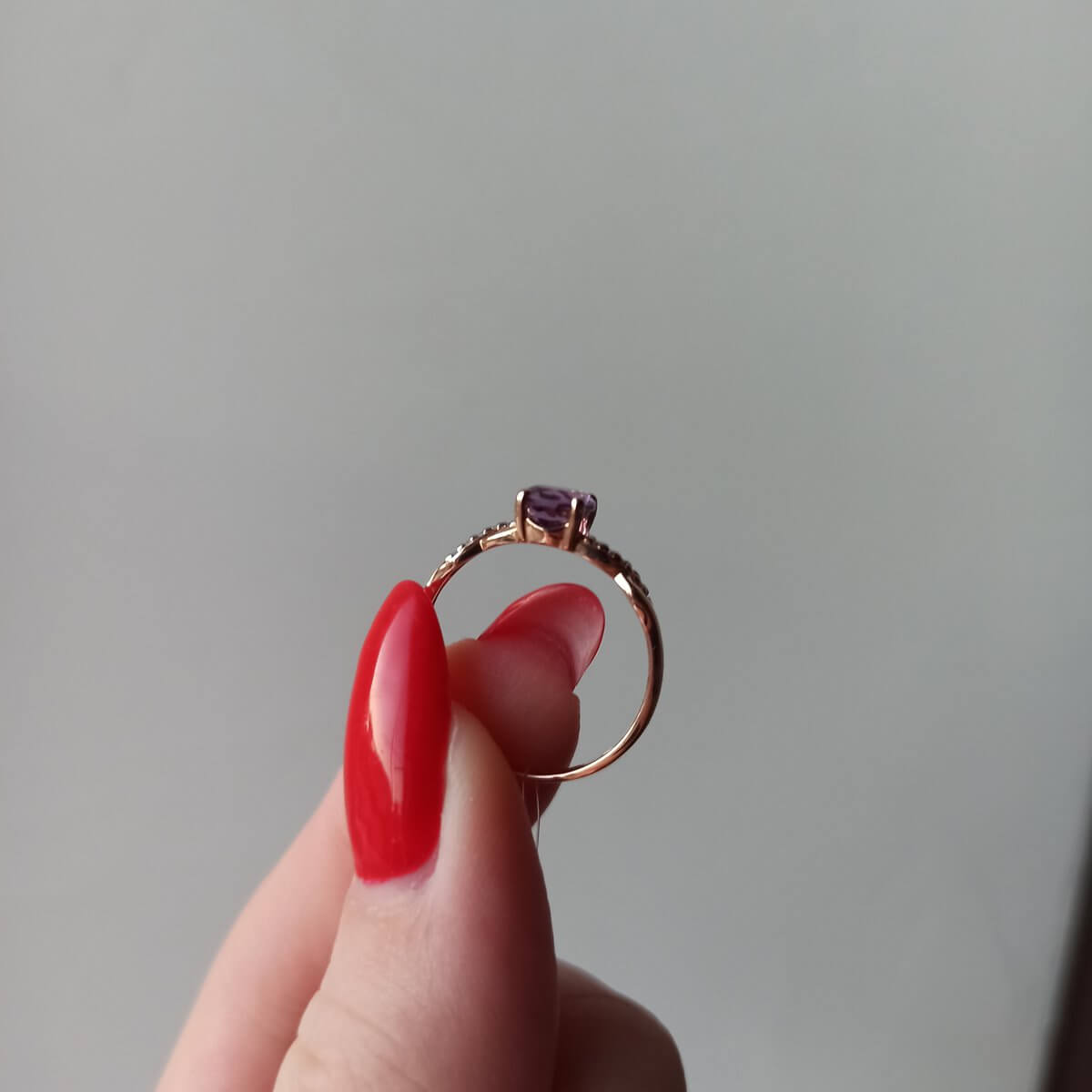 Nhẫn vàng 14K đính đá Amethyst và 10 viên kim cương tấm - MOON Jewelry