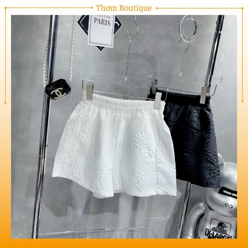 Quần short nữ ulzzang ống rộng cạp cao, Quần short nữ dập nổi 3D hình hoa phối nhiều kiểu năng động, Quần đùi nữ mặc nhà cạp chun lưng cao vải xốp phồng in hoa nổi màu Đen Trắng ống rộng mặc đi biển học chơi thể thao đẹp