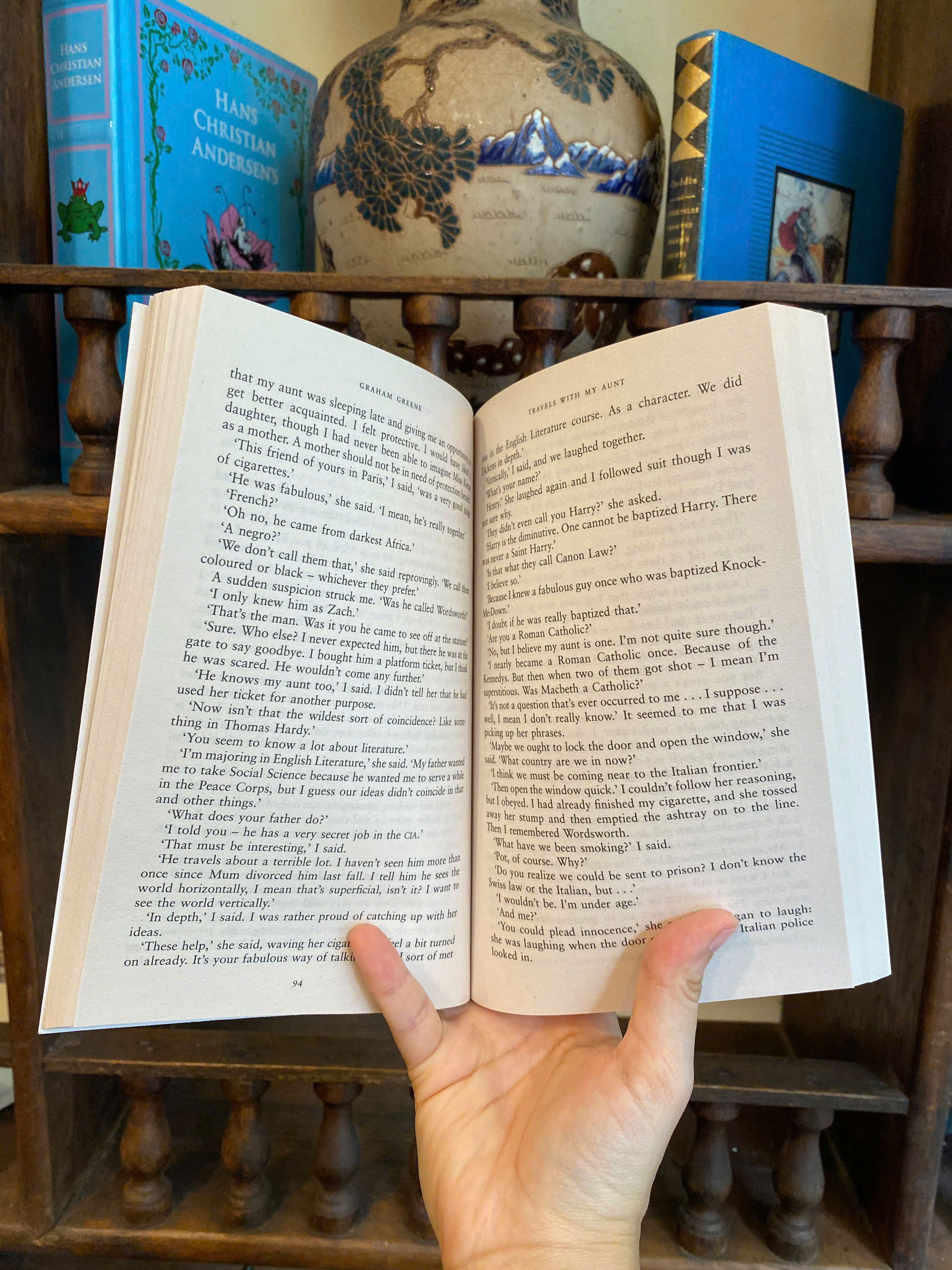 Sách - Travels With My Aunt by Graham Greene | Classics Fiction / Ngoại văn Nhập khẩu