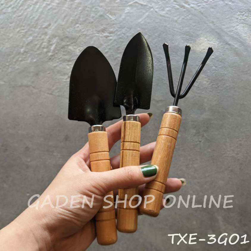 Bộ dụng cụ làm vườn 3 món cán gỗ nhỏ xinh tiện dụng cho gia đình