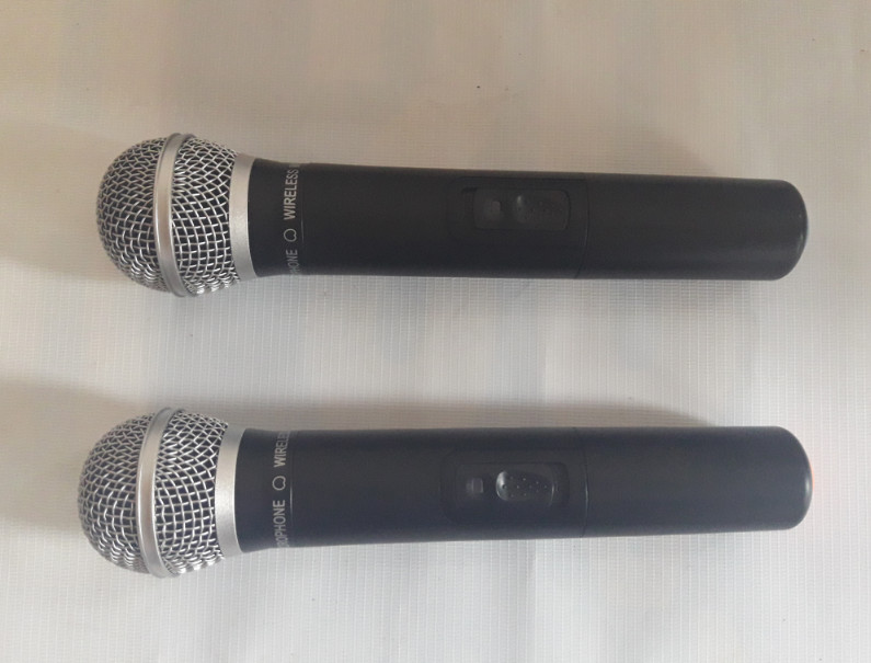 Micro không dây karaoke Shure U830, hàng nhập khẩu