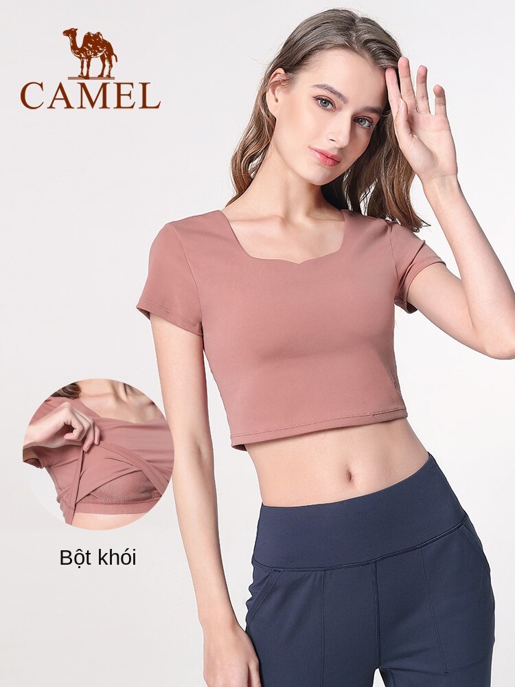 Quần áo yoga CAMEL Phụ nữ tay ngắn với đệm ngực tính khí cổ tích bó sát quần áo tập thể dục gợi cảm áo thun ngắn trên rốn