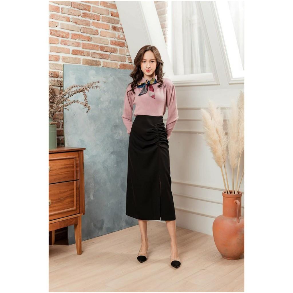 Chân váy midi dáng dài, xẻ trước nhún bèo