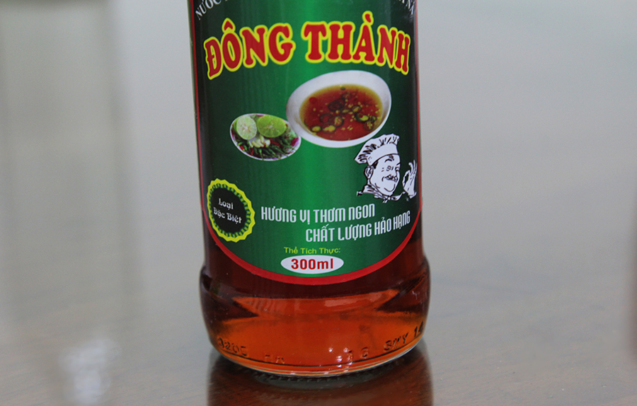 Nước Mắm Truyền Thống Đông Thành Loại Đặc Biệt Thùng 6 Chai