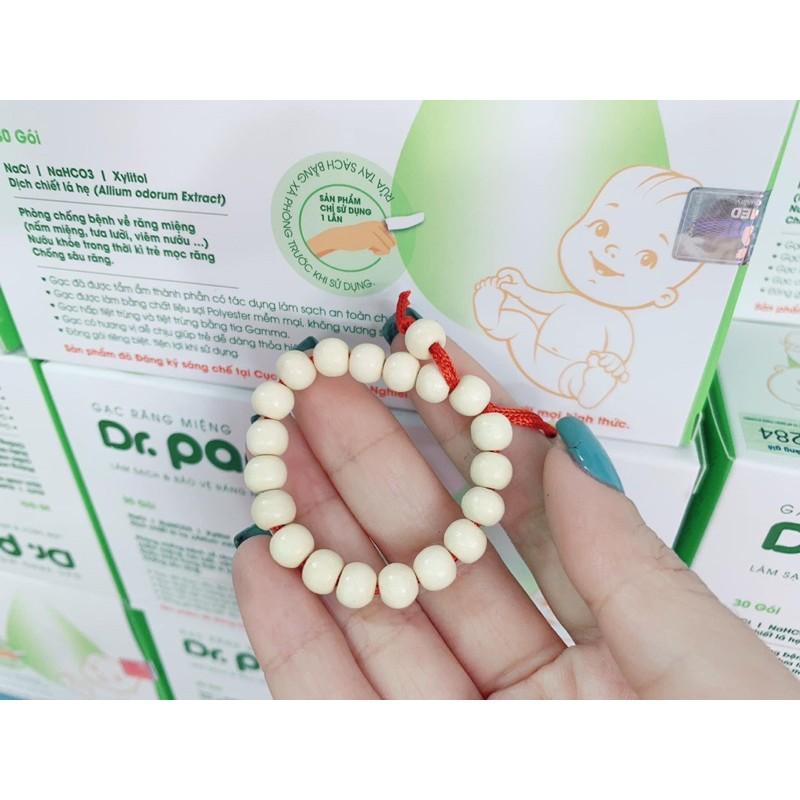 Vòng tay dâu tằm cho trẻ sơ sinh