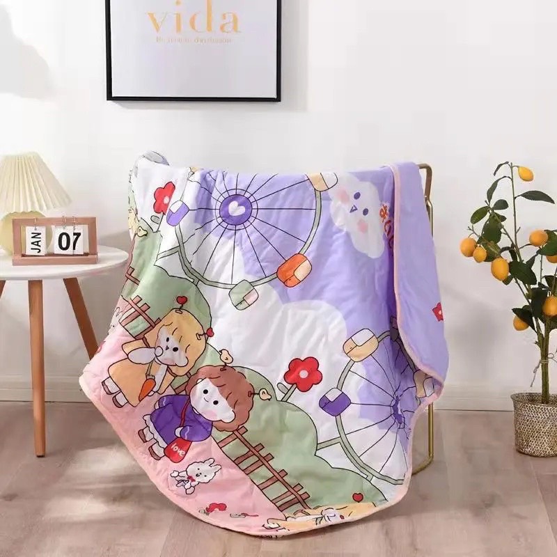 Chăn Mền Cotton Đũi Trẻ Em Luôn Được Các Mẹ Và Bé Yêu Thích - Mẫu Hai Bé Gái Tím - Tặng 10 chiếc chun