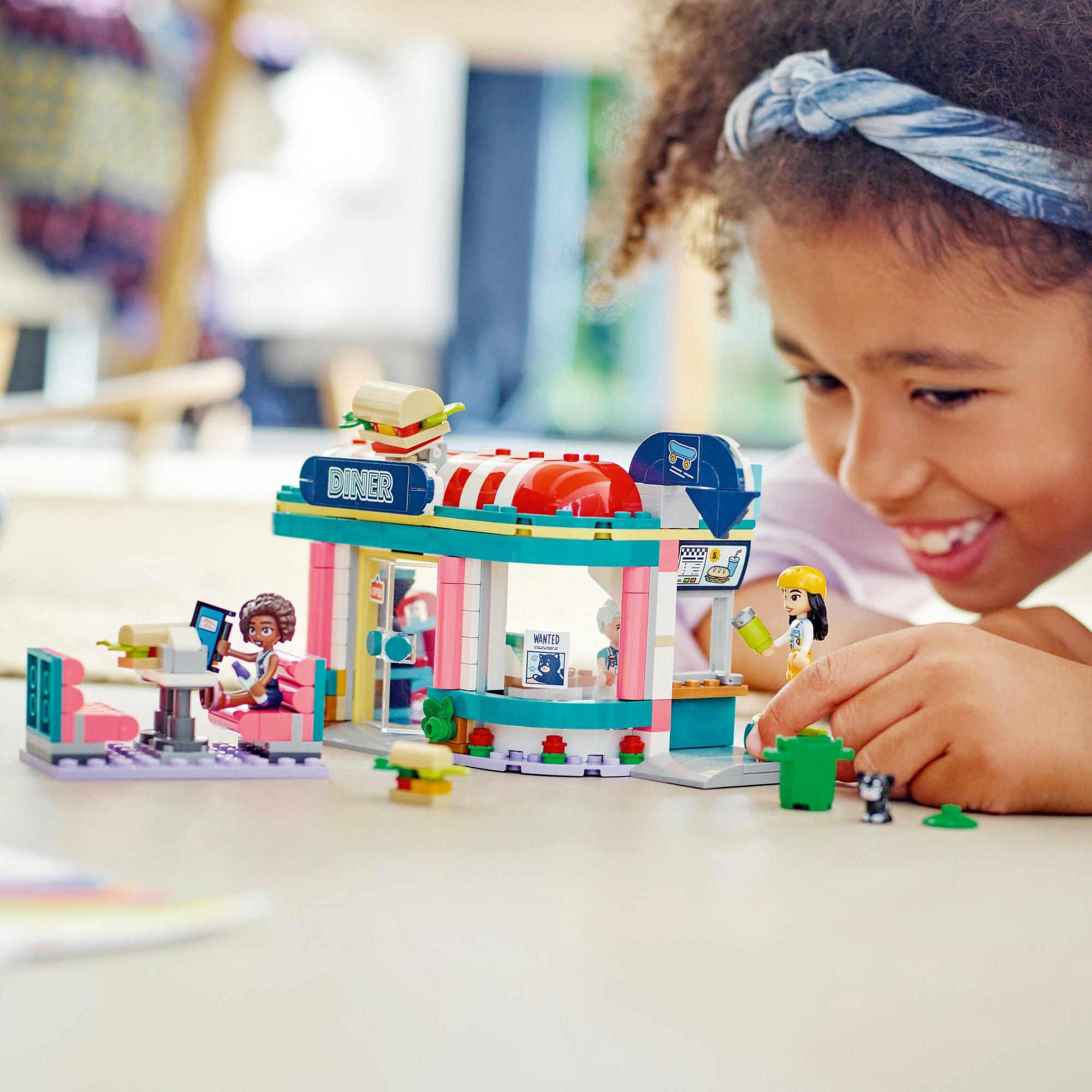 LEGO Friends 41728 Nhà Hàng Trung Tâm Thành Phố HeartLake