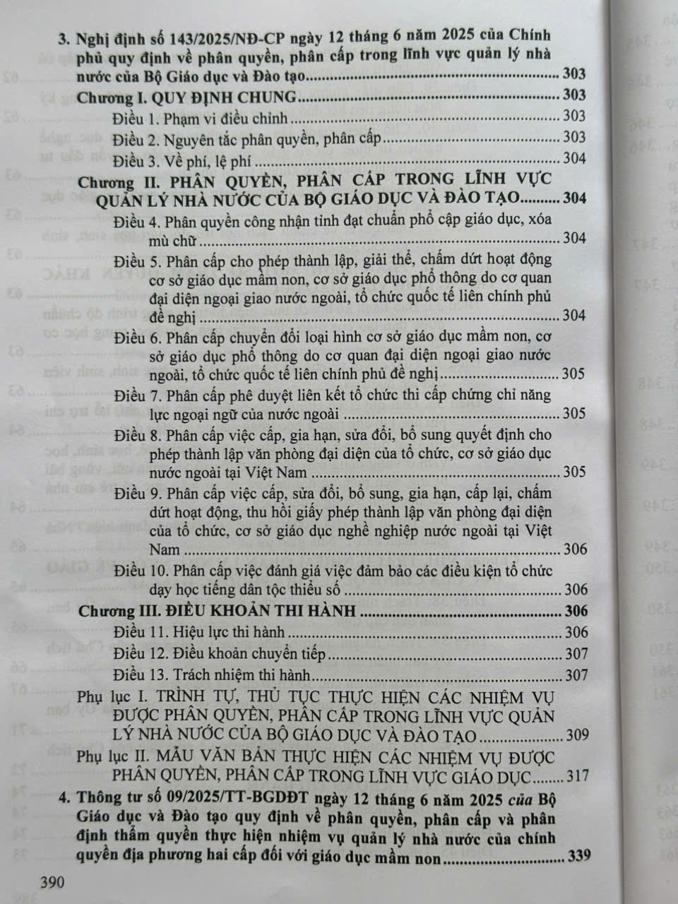 Sách Hệ Thống Các Văn Bản Quy Phạm Pháp Luật Quy Định về Phân Cấp, Phân Quyền, Phân Định Thẩm Quyền Quản Lý Nhà Nước về Giáo Dục - V2645T