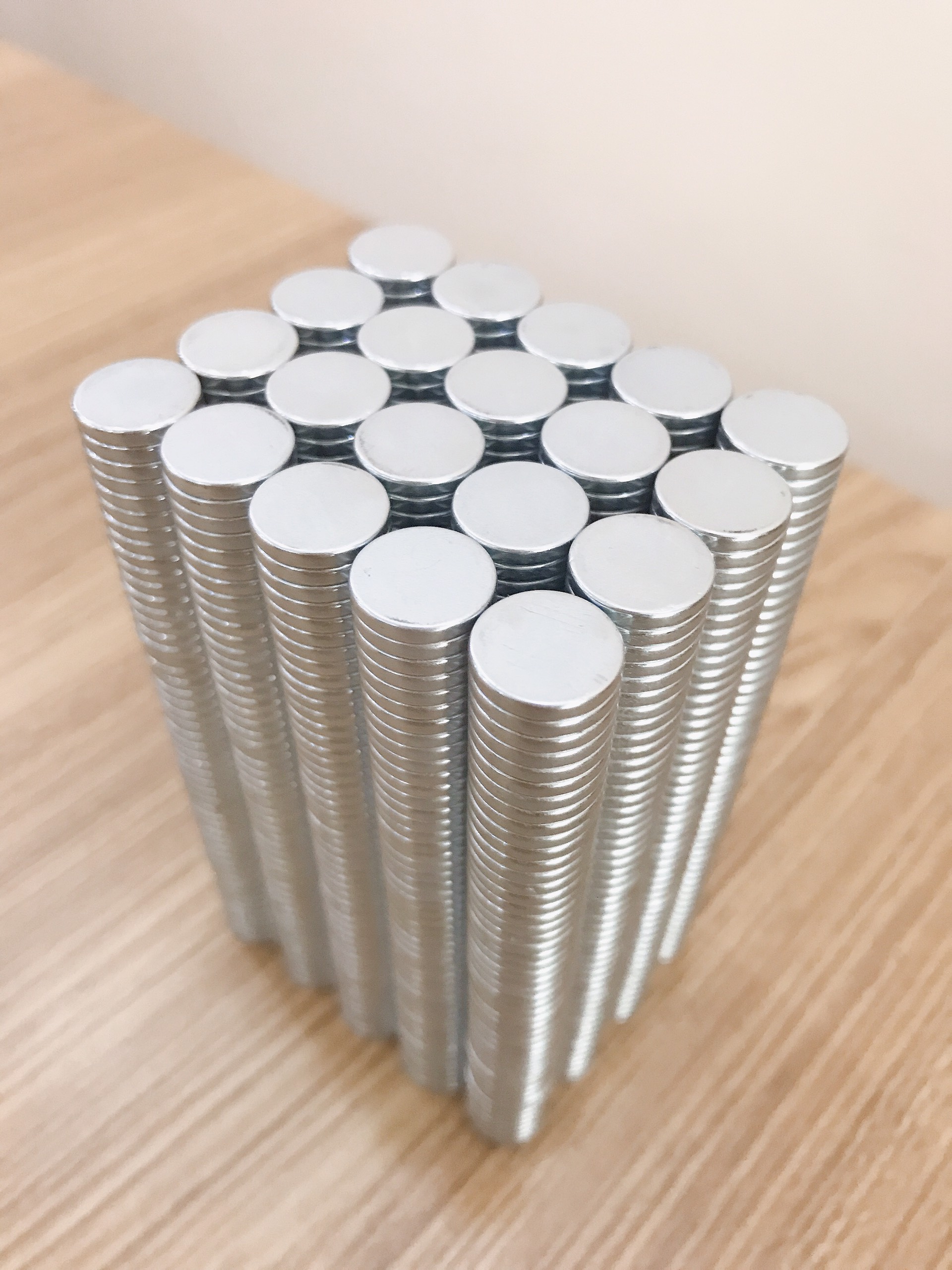 50 Viên Nam Châm Đất Hiếm Loại Tròn 12x2mm Mạ Kẽm Lực Từ N35 Cực Mạnh