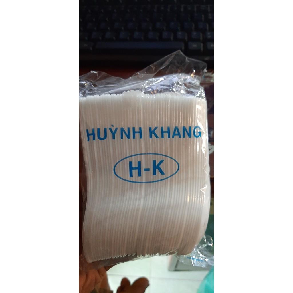 Huỳnh Khang 1000 muỗng nhựa dùng 1 lần cơm canh muỗng cứng không mùi sạch an toàn vệ sinh