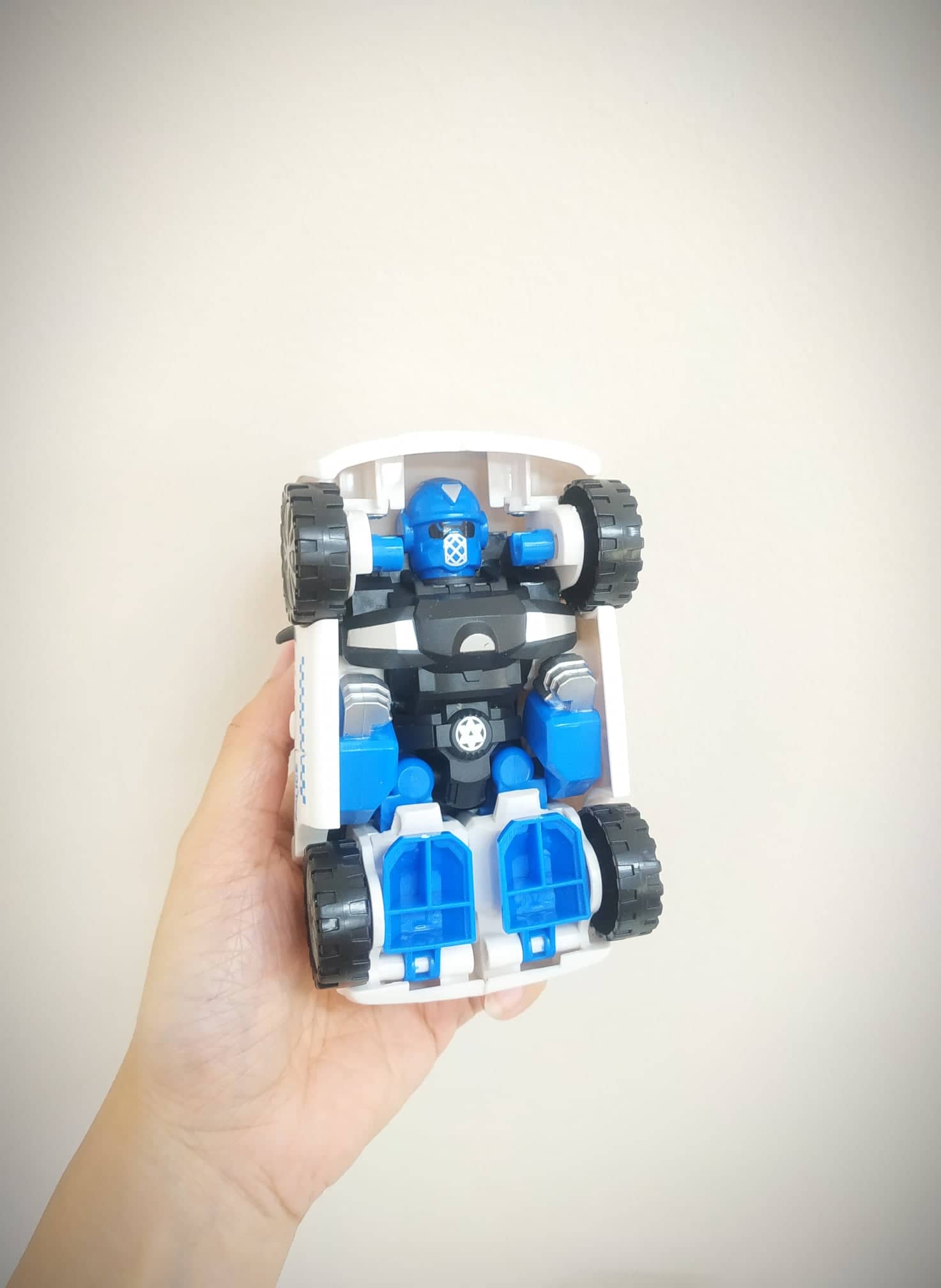 Bộ đồ chơi combo 2 mô hình robot lắp ráp biến hình ô tô - người máy cho bé trai (màu ngẫu nhiên)