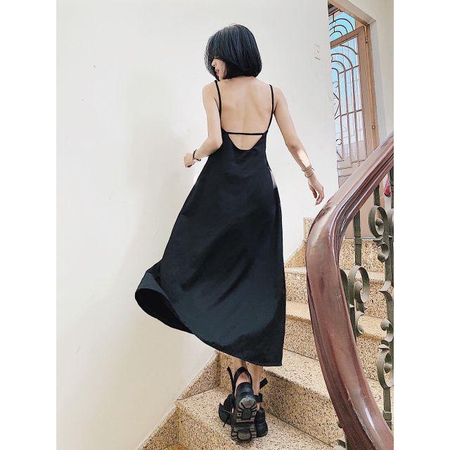 Đầm đen hai dây form dài hở lưng hot trend