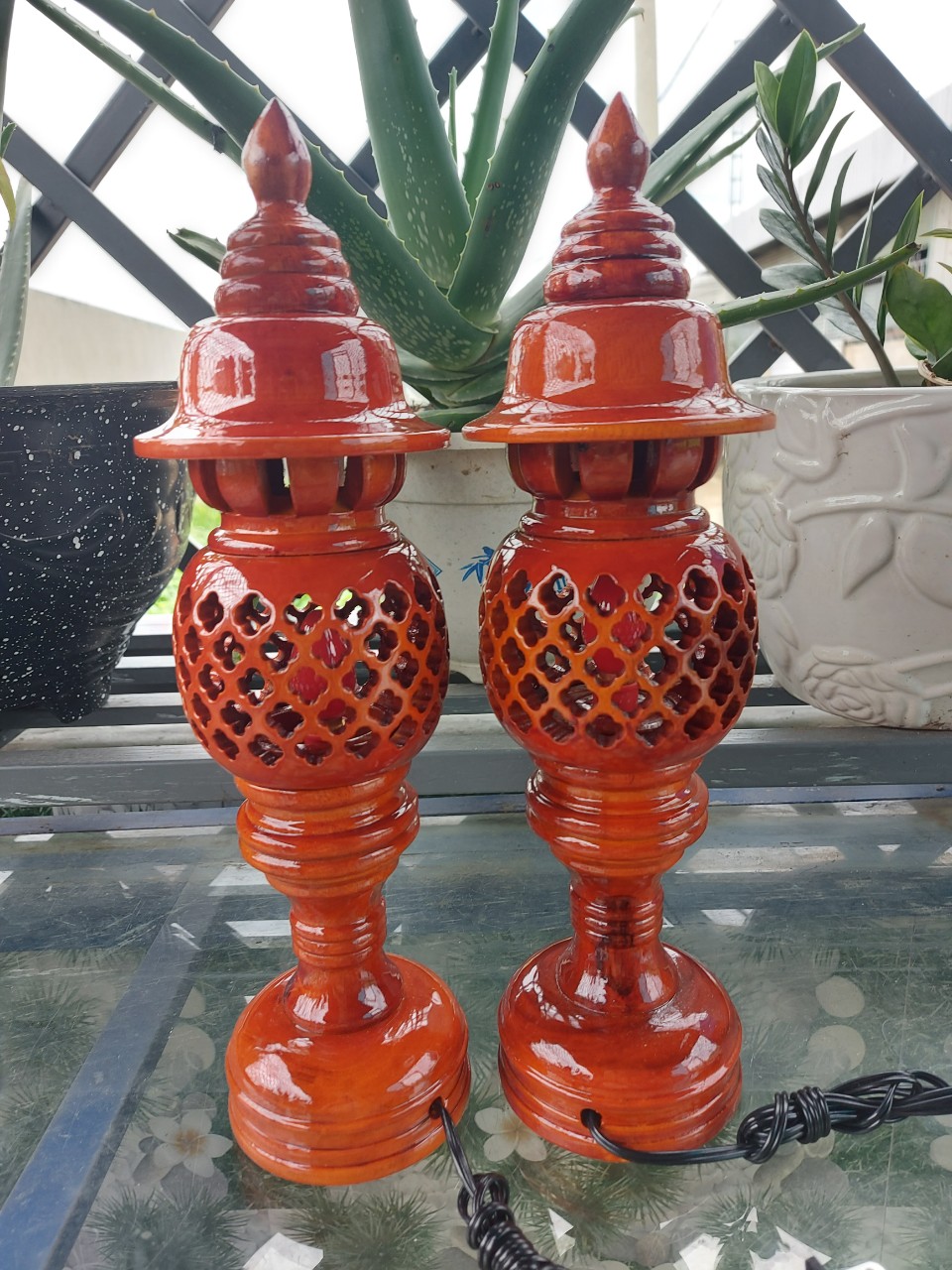 Cặp đèn thờ gỗ cao cấp cao 48 cm