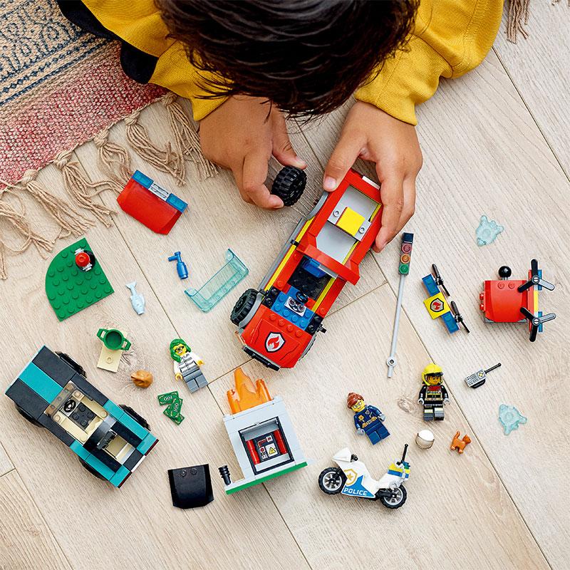 Đồ Chơi LEGO CITY Xe Cứu Hỏa & Cảnh Sát Truy Bắt Tội Phạm 60319