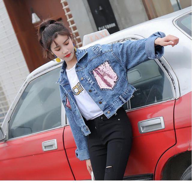 ÁO KHOÁC JEANS PHỐI TÚI ĐÍNH KIM SA