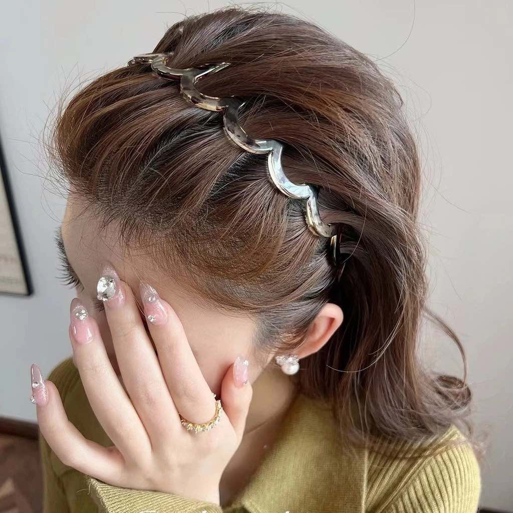 Băng đô tóc giúp mượt phồng tóc trẻ trung cho nữ
