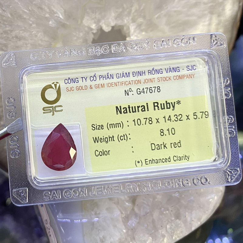 Viên đá Ruby kiểm định tự nhiên mài giác giiọt nước RBG8.1