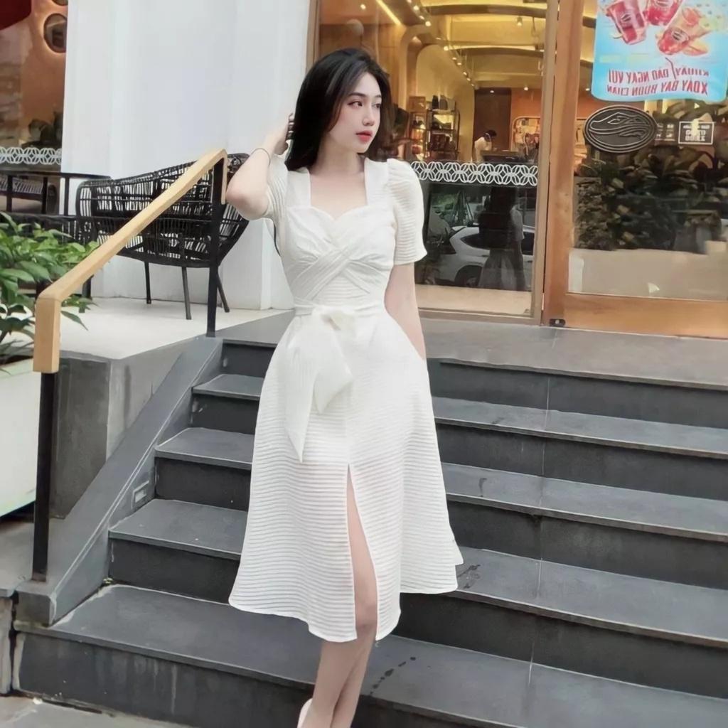 Đầm Nữ Cộc Tay Cổ Tim Nơ Lưng Vải Gấm Xốp 2 Lớp Xẻ Tà Tay Bồng