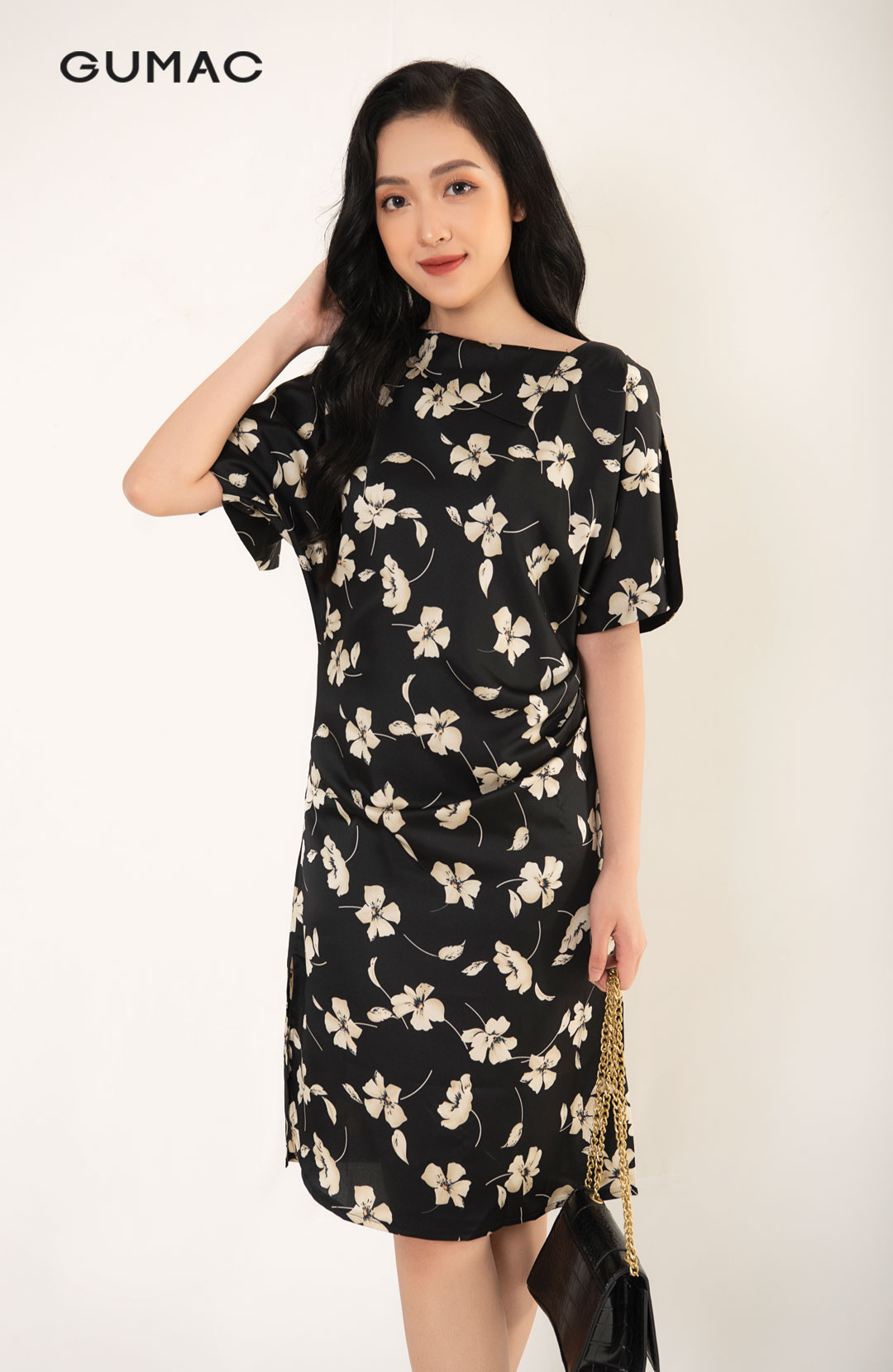 Đầm dáng suông GUMAC DB3243 cổ bẻ thuyền