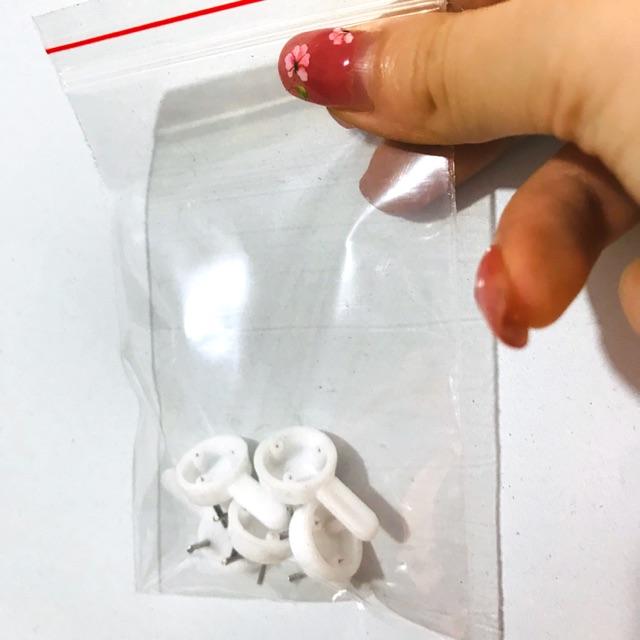 Đinh ba chân treo tranh