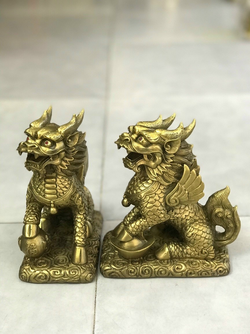 Đôi Kỳ lân bệ vuông - Kỳ lân trang trí màu gold (kt 16x15cm)