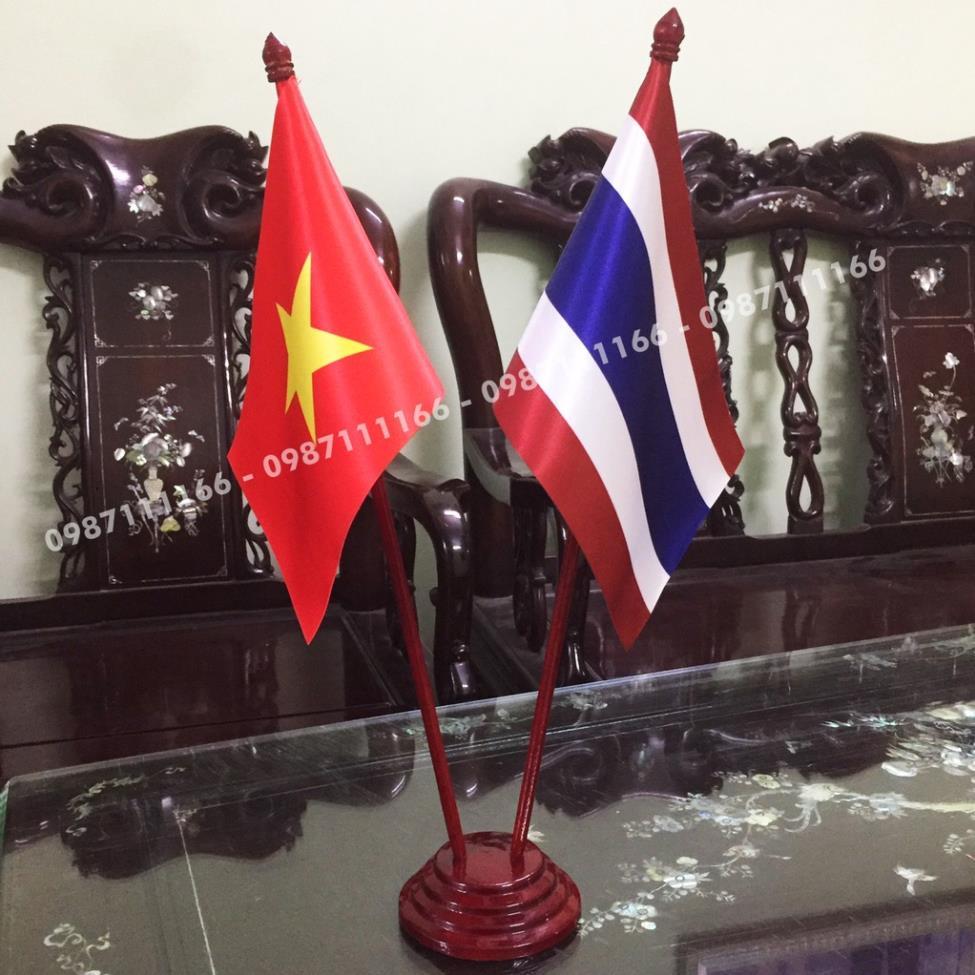 Cờ Để Bàn Đế gỗ Cắm 2 cờ Việt Nam - Thái Lan In Kỹ Thuật Số