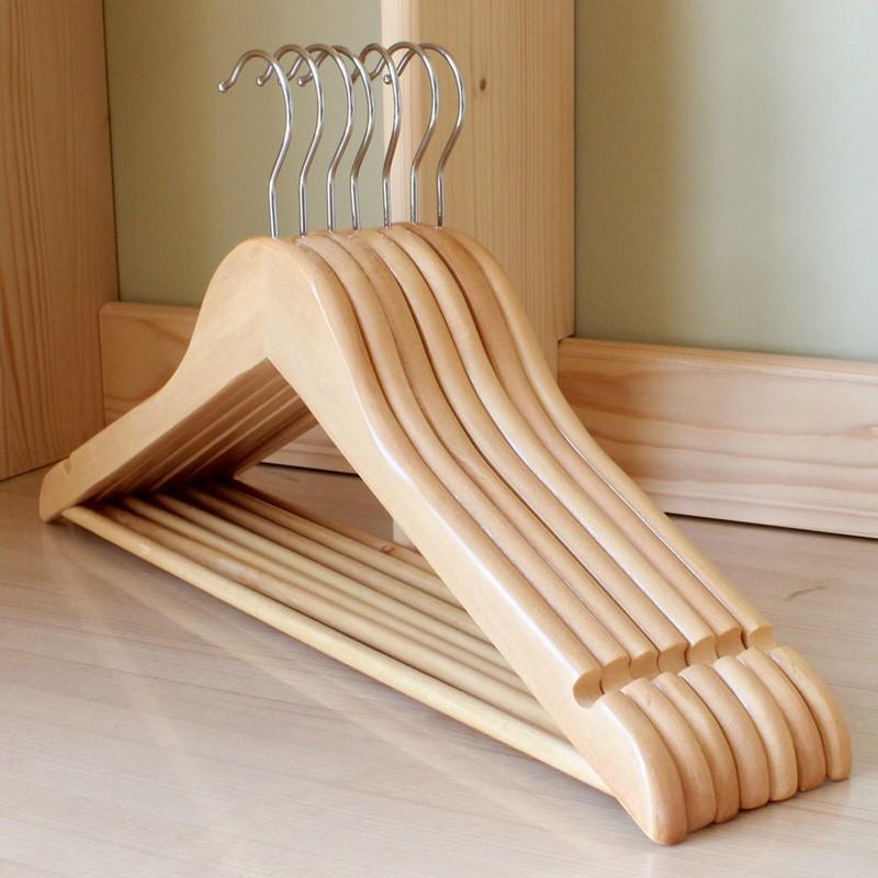 Móc treo quần áo bằng gỗ tam giác vàng có thanh ngang, dùng cho cửa hàng, shop thời trang và khách sạn