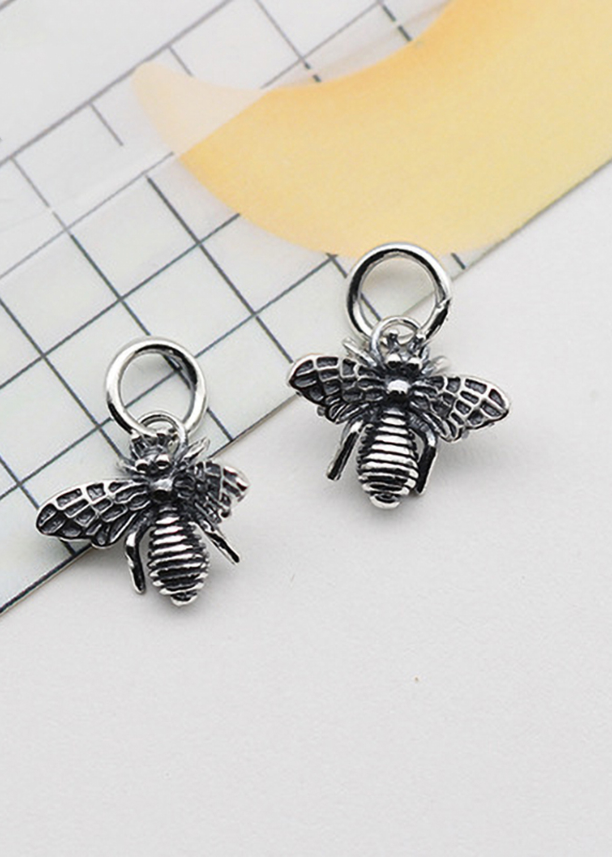 Combo 2 cái charm bạc hình con ong treo - Ngọc Quý Gemstones