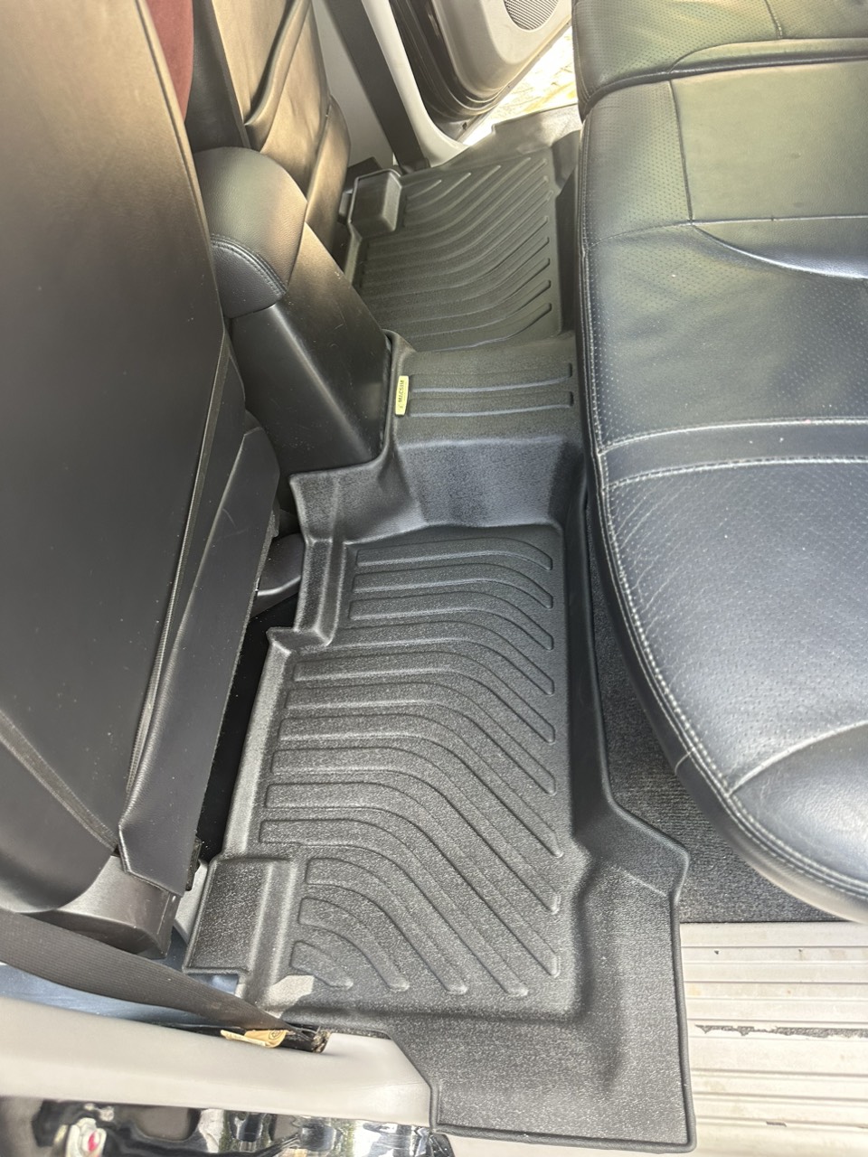Thảm lót sàn xe ô tô Mitsubishi Pajero Sport 2023 bản 2 cầu Nhãn hiệu Macsim chất liệu nhựa TPE cao cấp màu đen