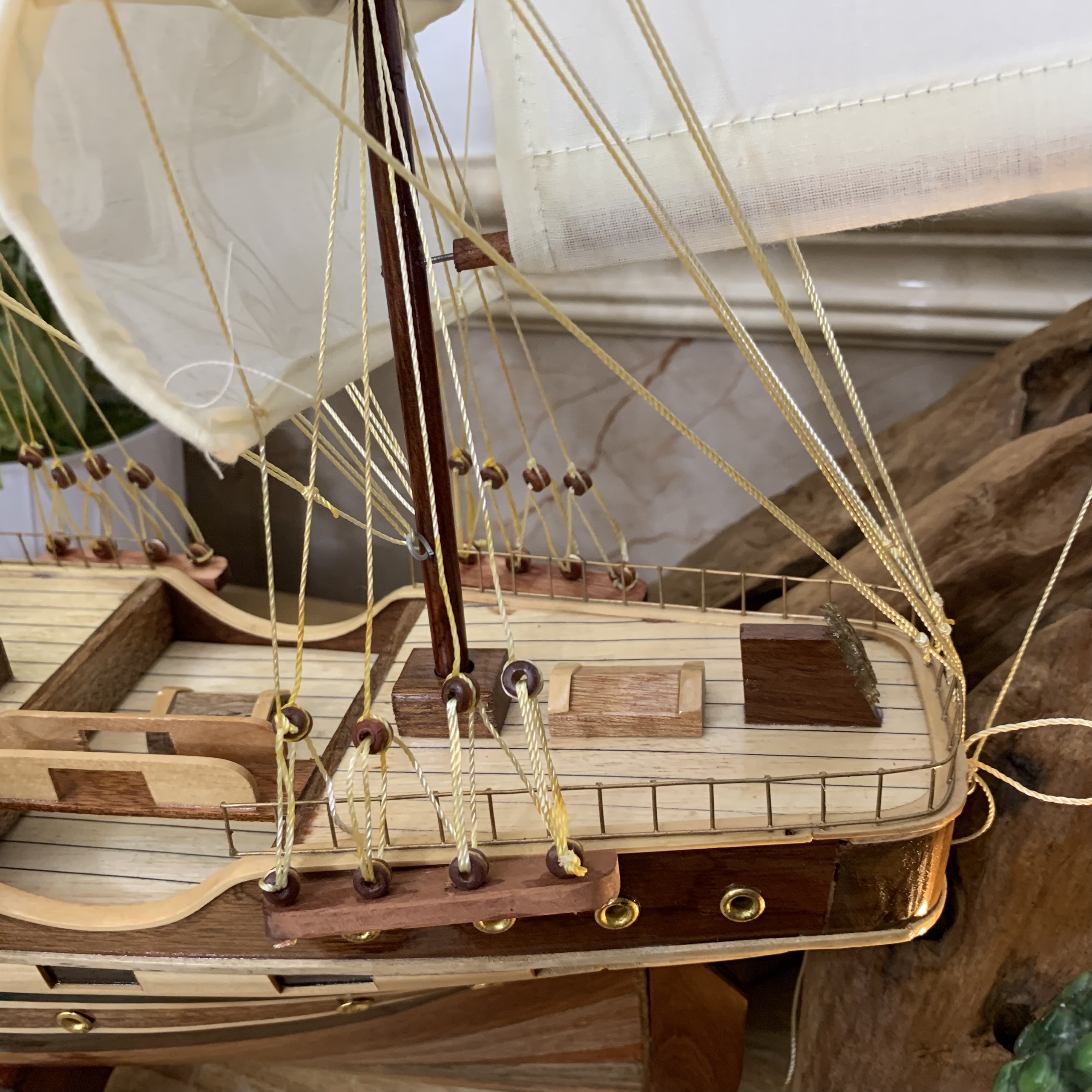 Mô hình thuyền gỗ thuyền trang trí phong thủy tàu chở hàng France II_Pháp - Thân tàu dài 60cm - Gỗ Tự Nhiên