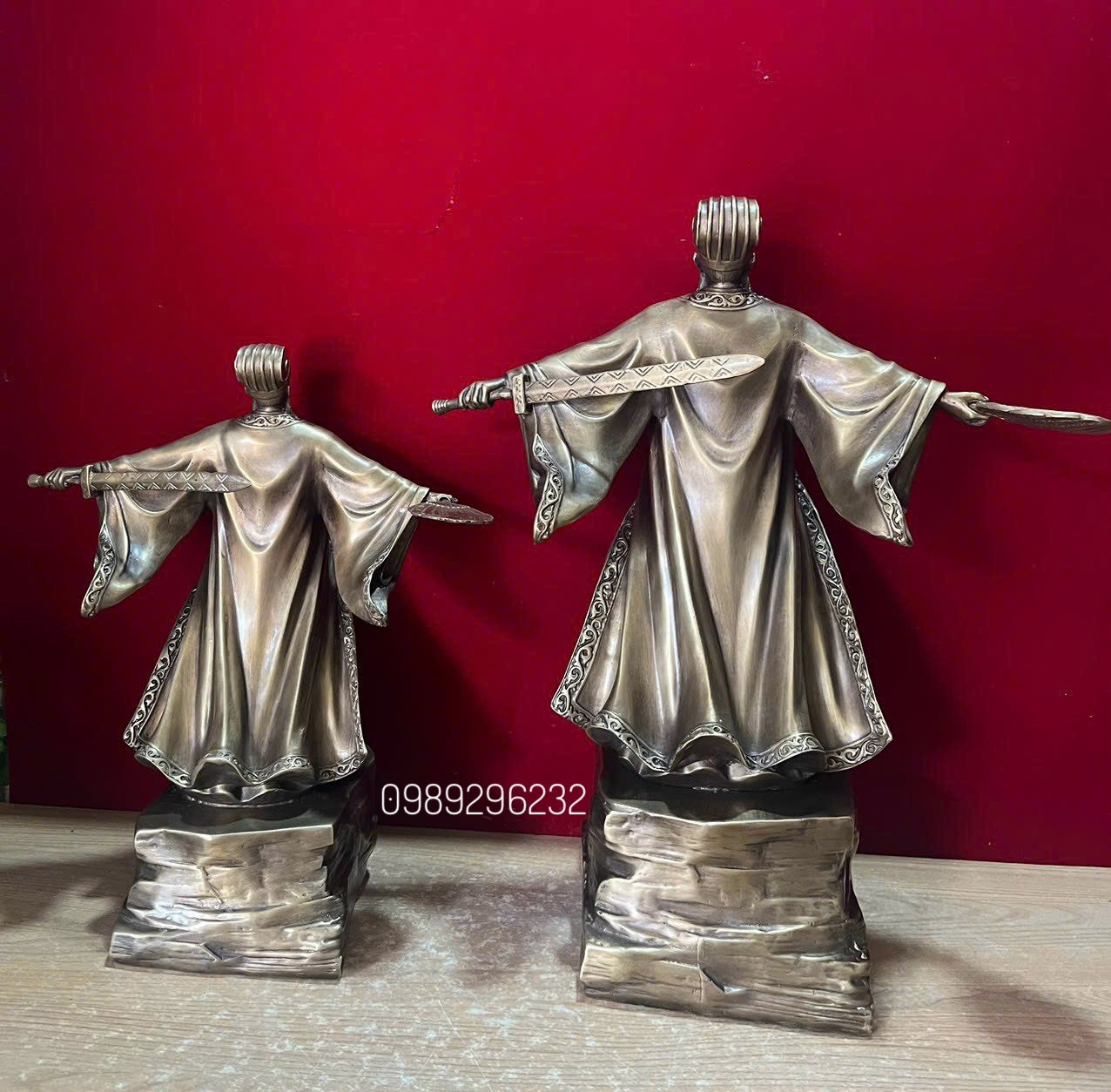 Tượng Khổng Minh đón gió bằng đồng hun - Tượng Gia Cát Lượng