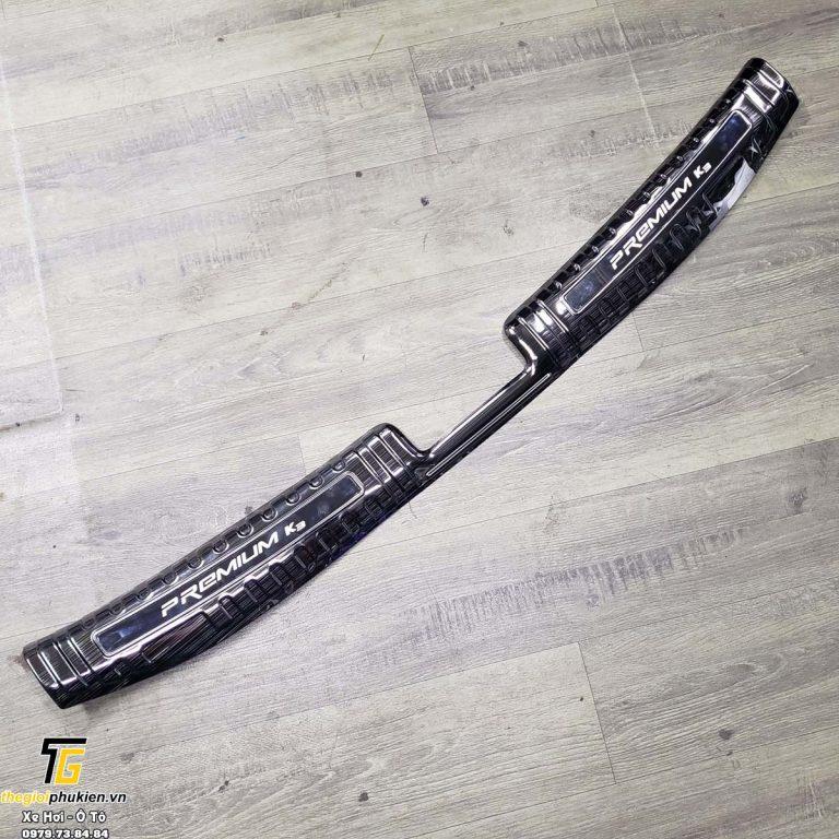 Ốp chống trầy cốp vân Titan Kia New K3 2022