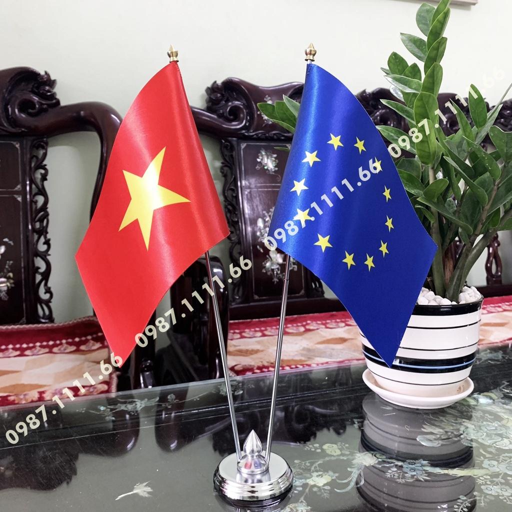 Cờ Để Bàn Làm Việc Đế cờ Chất Liệu Thép Loại cắm 2 cờ Việt Nam - EU