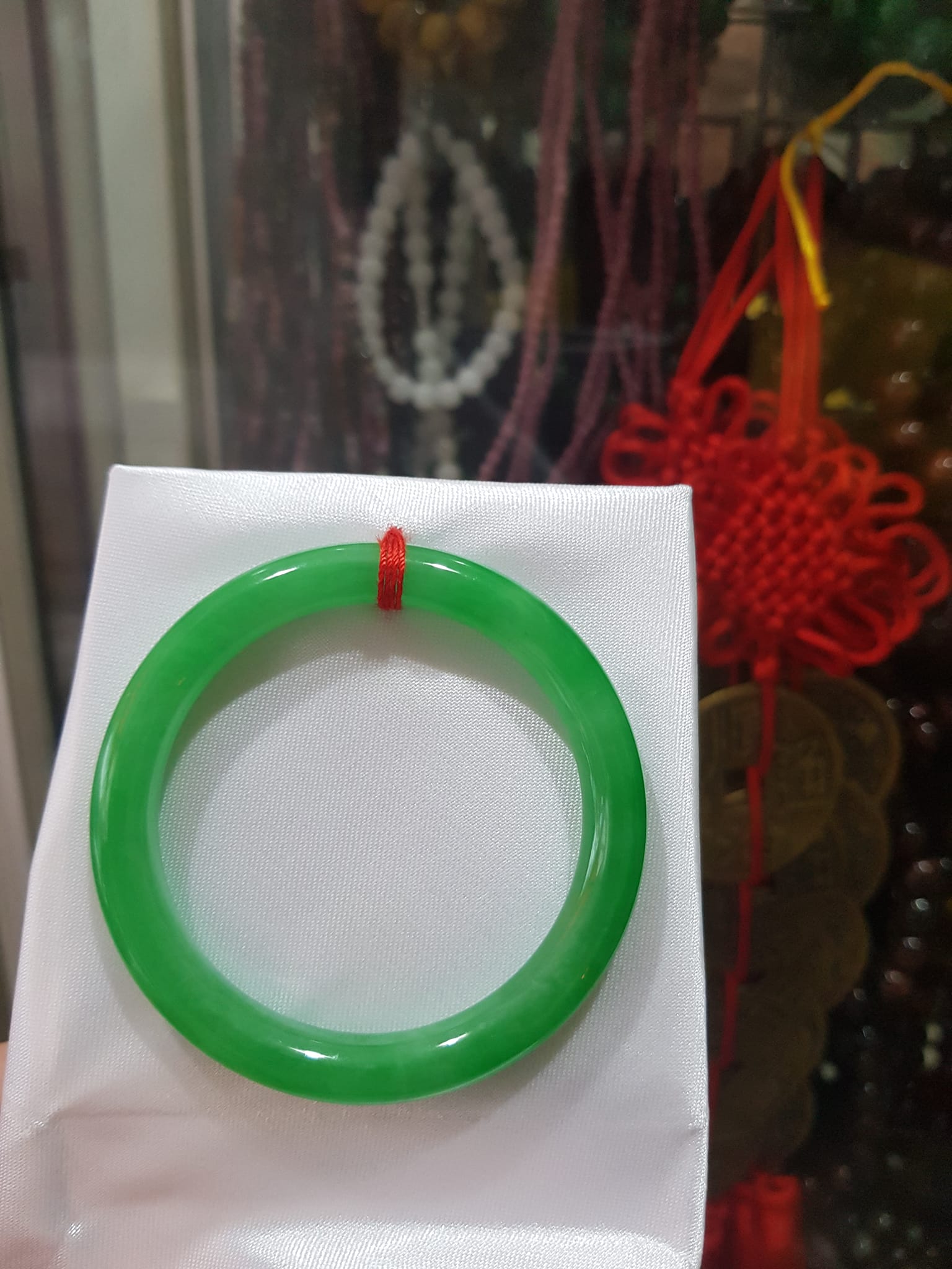 Vòng đeo Tay Đá Cẩm Thạch Lý K 48 Size vòng 48mm x dầy 7,2mm Xanh lá Nữ mệnh mộc hỏa thủy cân nặng 35kg - 48kg đeo đẹp ạ